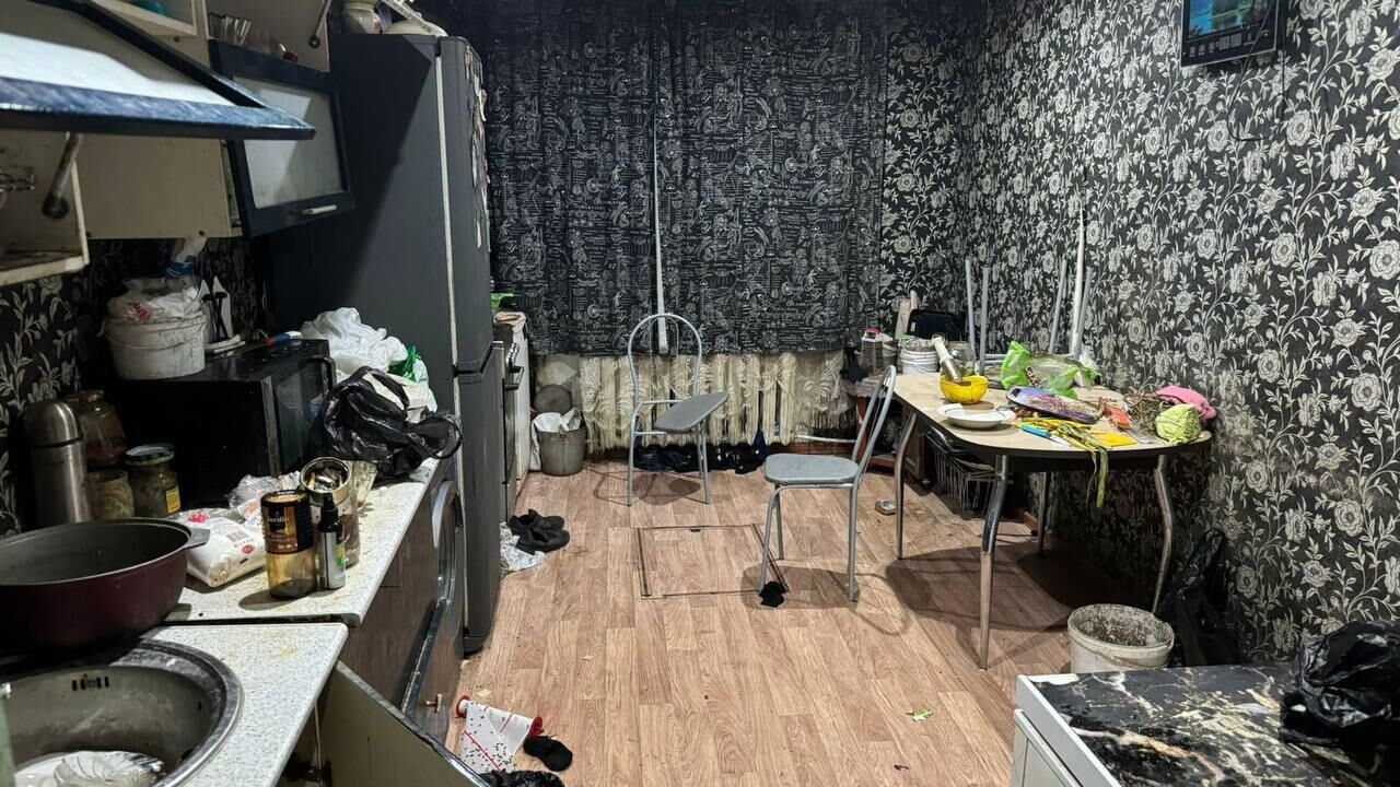 В доме семьи, пострадавшей от пищевого отравления в Назаровском районе Красноярского края