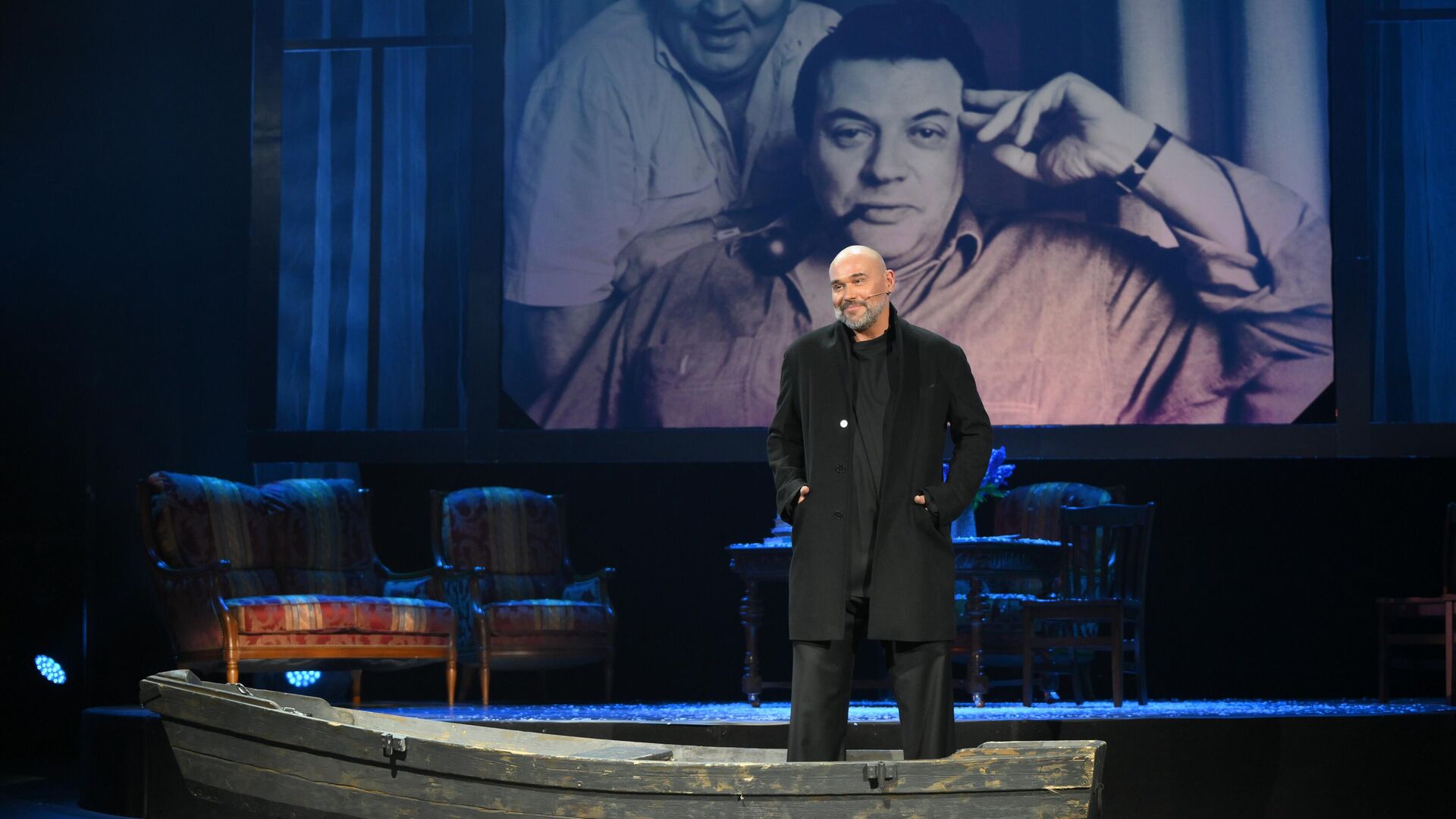 Актёр Максим Аверин принимает участие в варьете-концерте «Планета Ширвиндт» под руководством Антона Буглака в рамках открытия юбилейного сезона Московского театра Сатиры