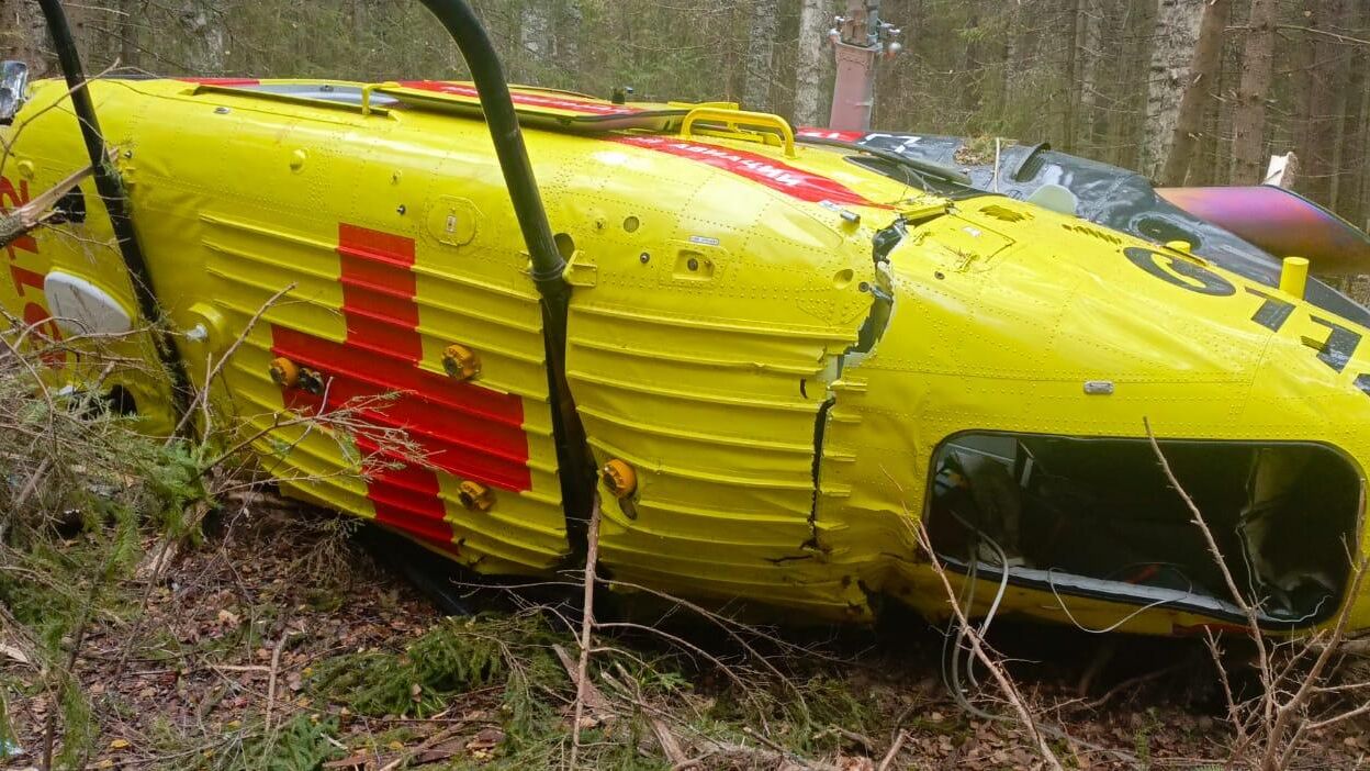 Вертолет, совершивший жесткую посадку в Нижегородской области