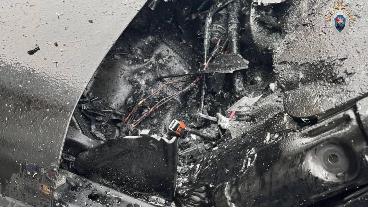 Поврежденный автомобиль на юго-западе Москвы