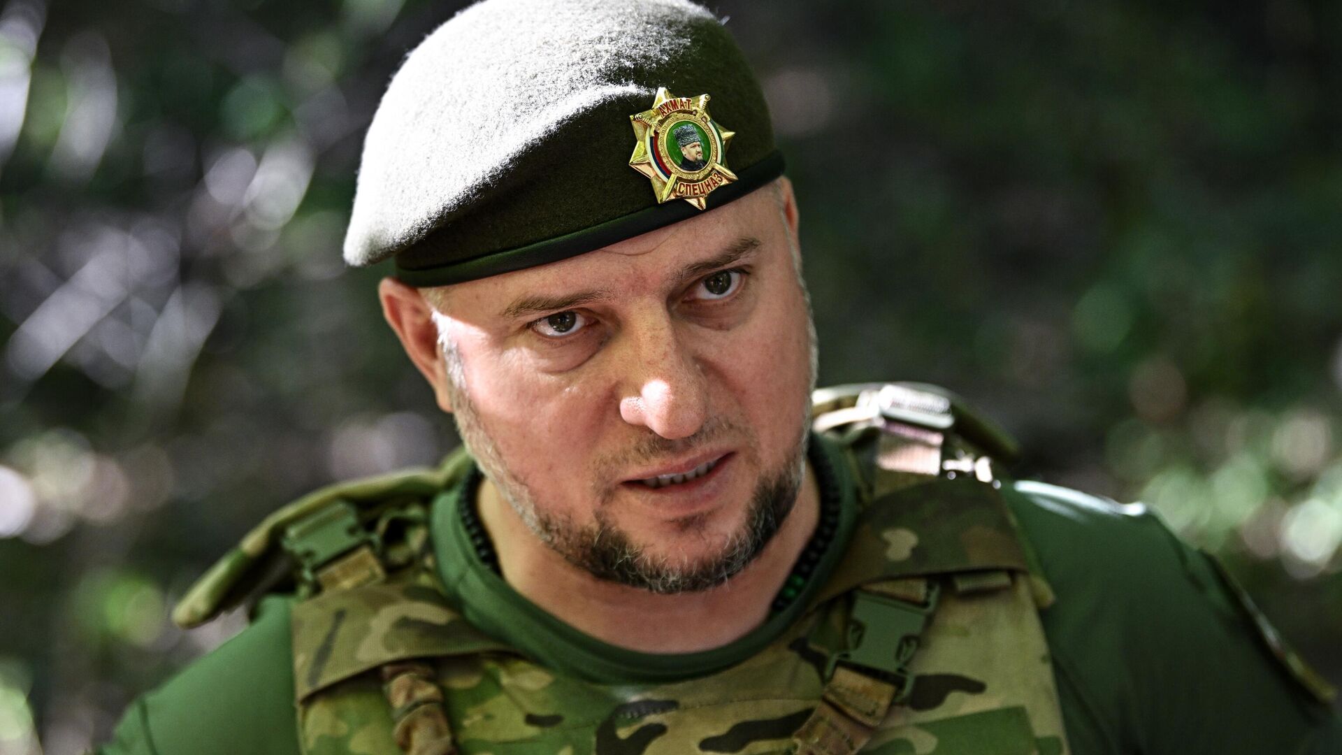 Командир спецназа Ахмат, заместитель начальника Главного военно-политического управления Минобороны России генерал-майор Апти Алаудинов в Курской области