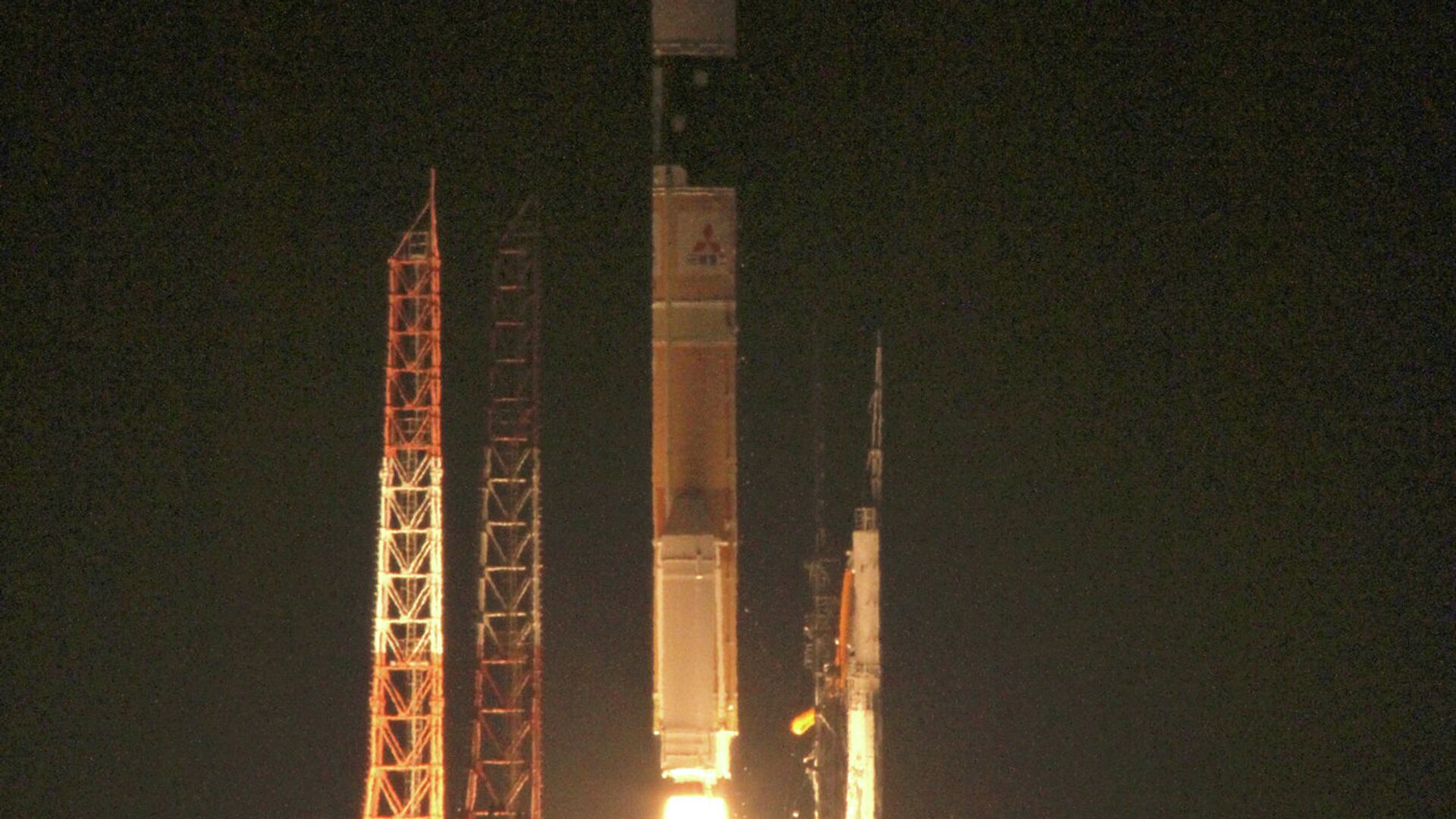 Запуск японской ракеты H2A с космодрома Танегасима