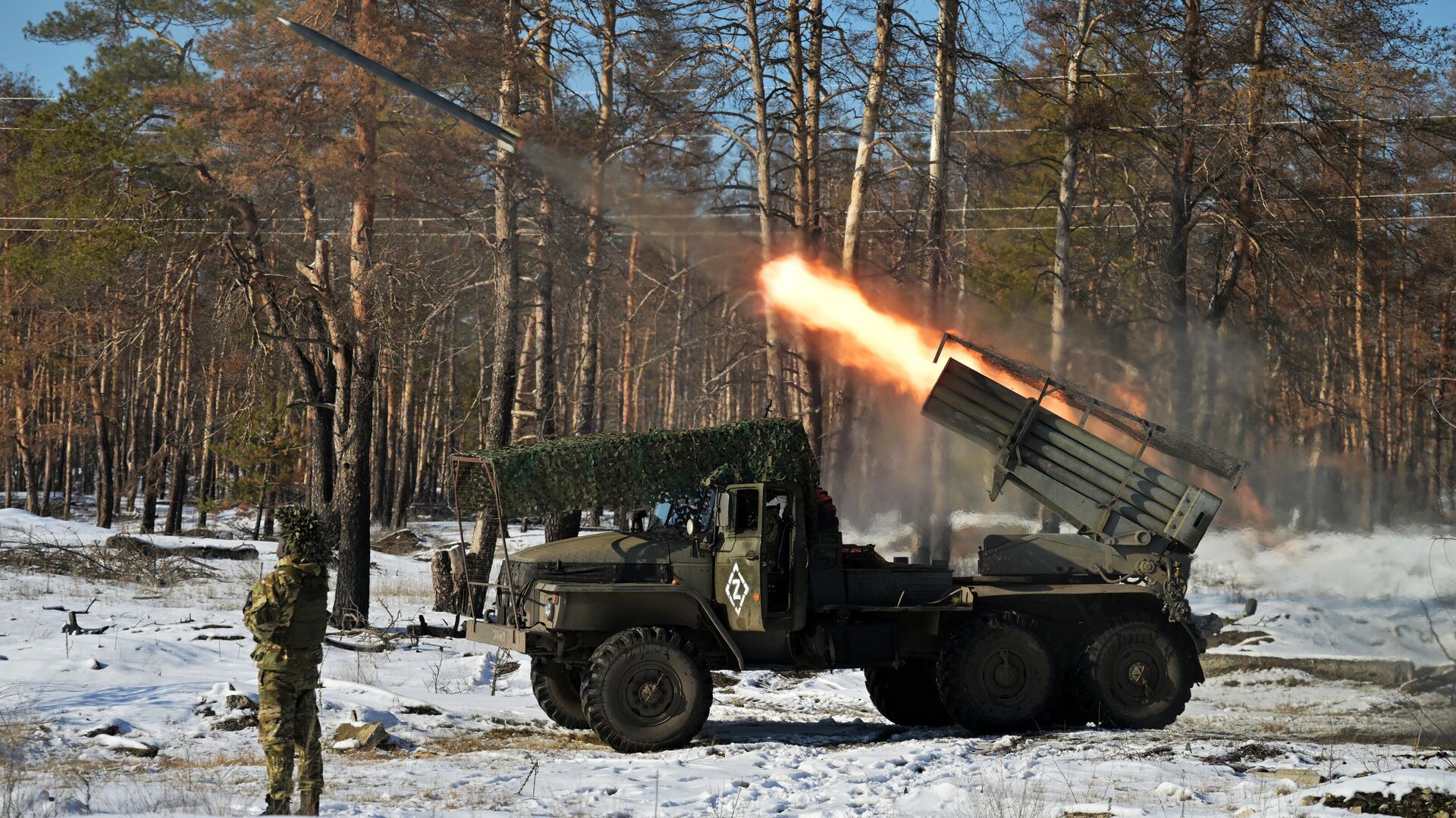 Работа артиллерийского расчета в зоне СВО