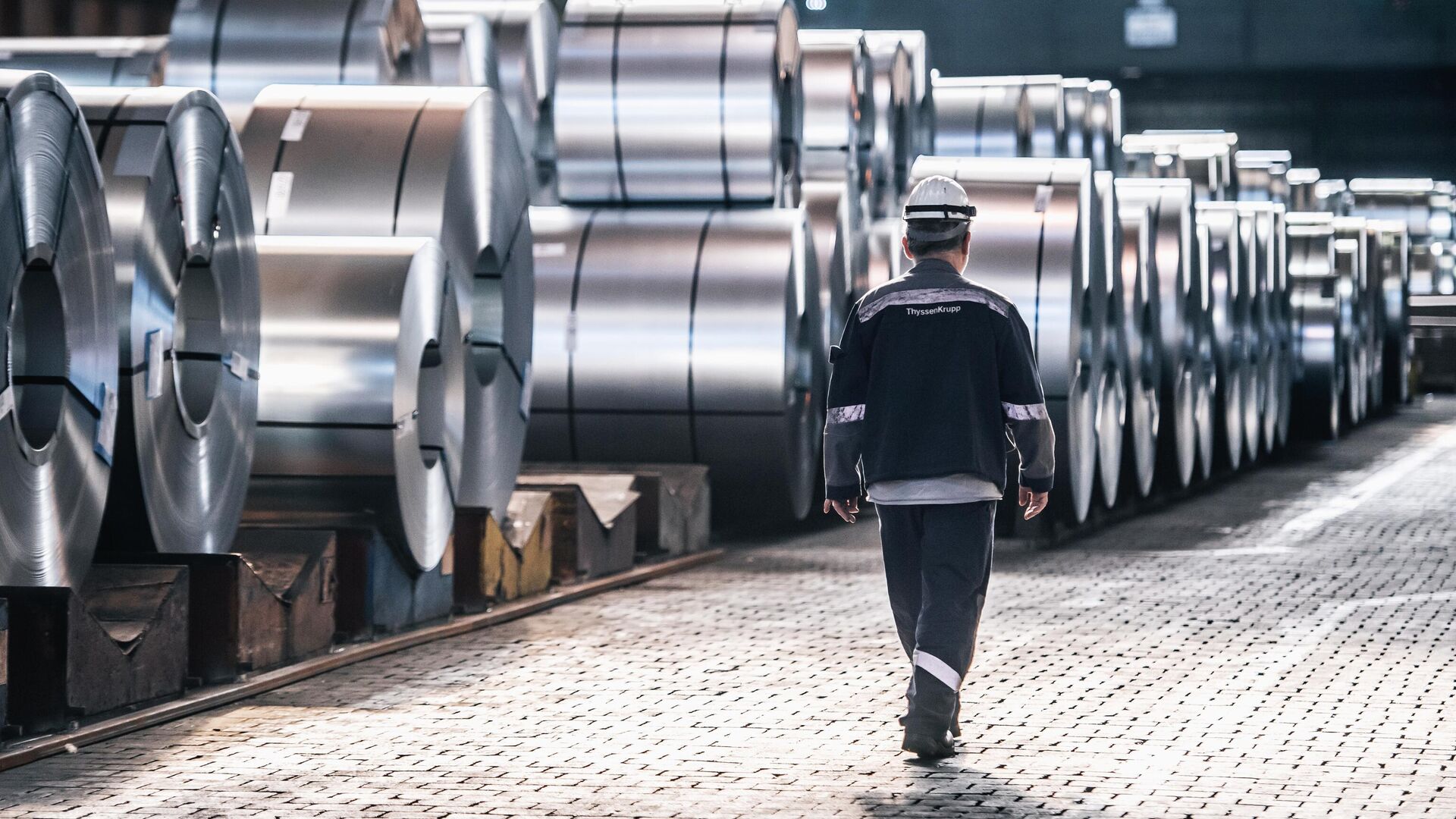 Готовая продукция на сталелитейном заводе Thyssenkrupp в Дуйсбурге