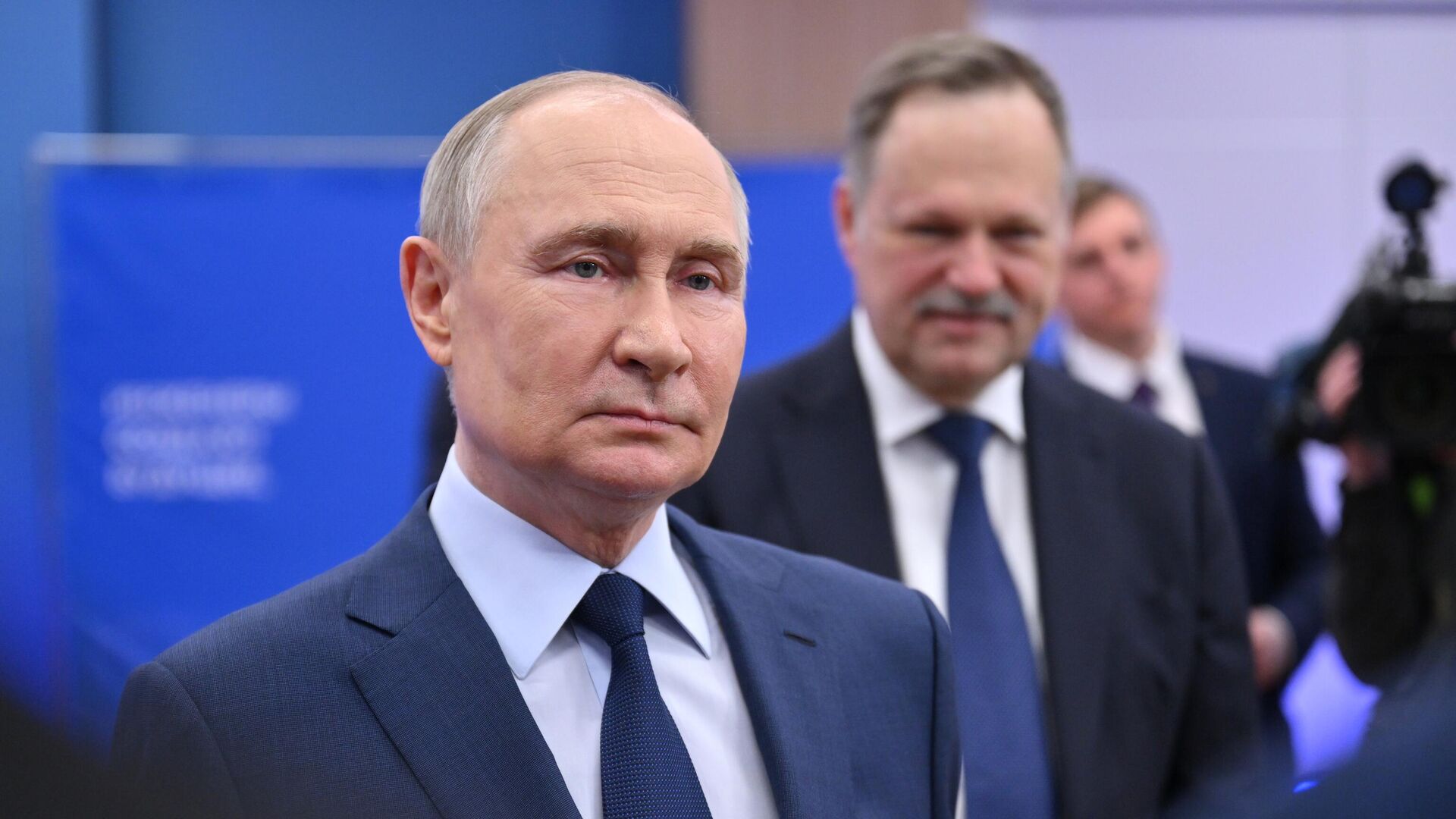 Президент России Владимир Путин во время встречи со студентами МГТУ им. Н.Э Баумана