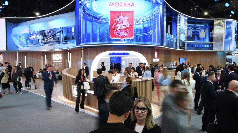 Стенд правительства Москвы на ПМЭФ-2025