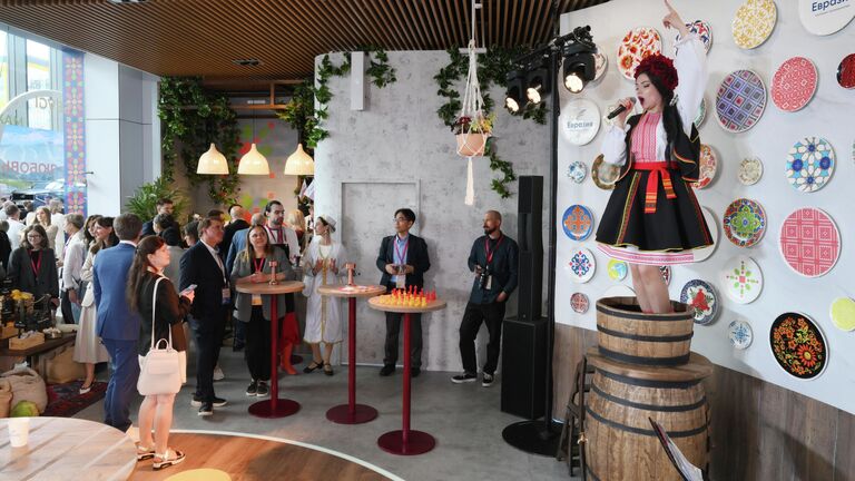 Работа форума ПМЭФ-2025