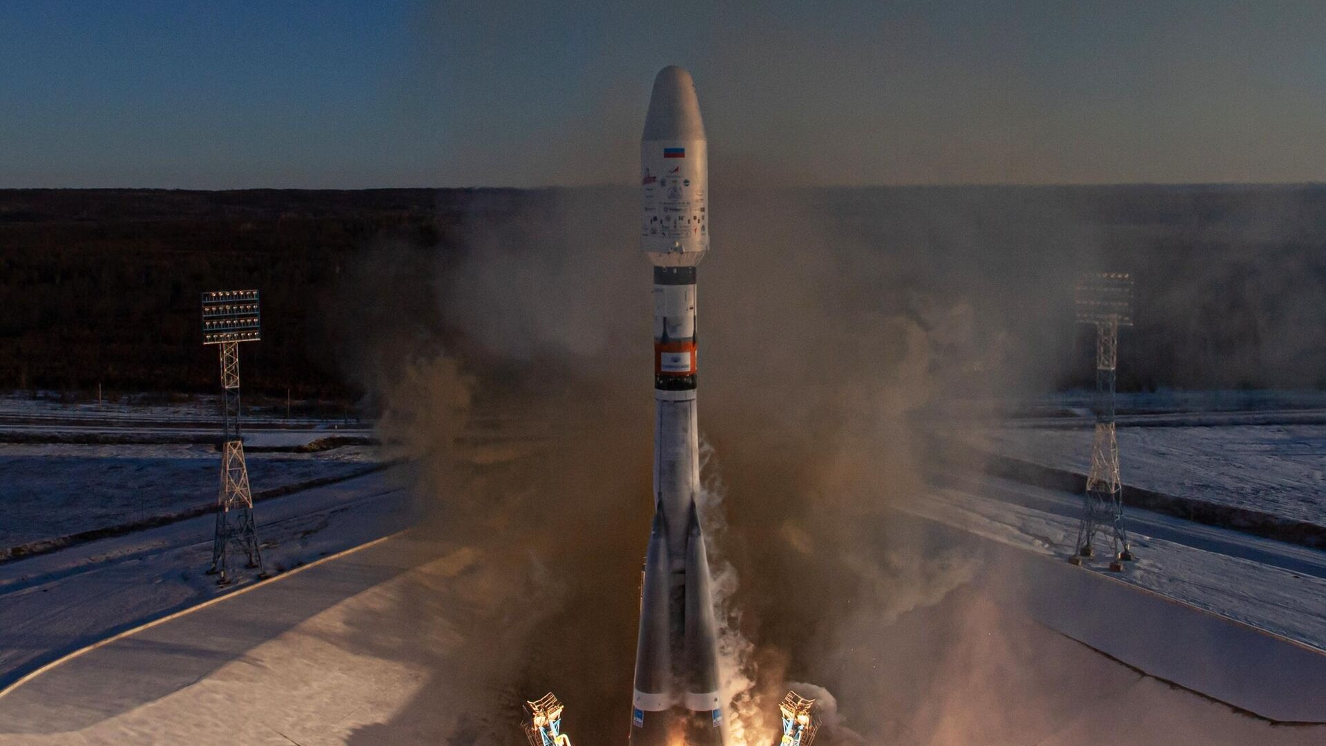 Запуск ракеты-носителя Союз-2.1Б с разгонным блоком Фрегат и российскими спутниками Ионосфера №1 и №2 с космодрома Восточный