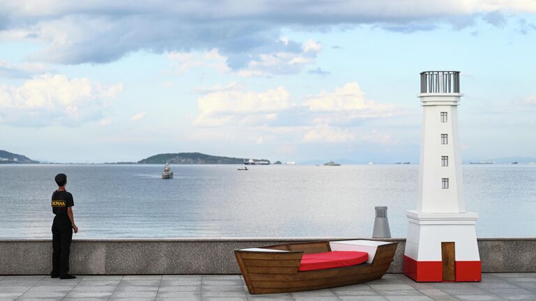 Арт-объекты на набережной во Владивостоке