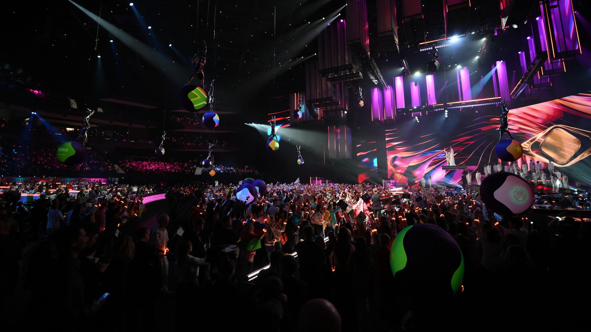 Перед началом международного музыкального конкурса Интервидение в Москве