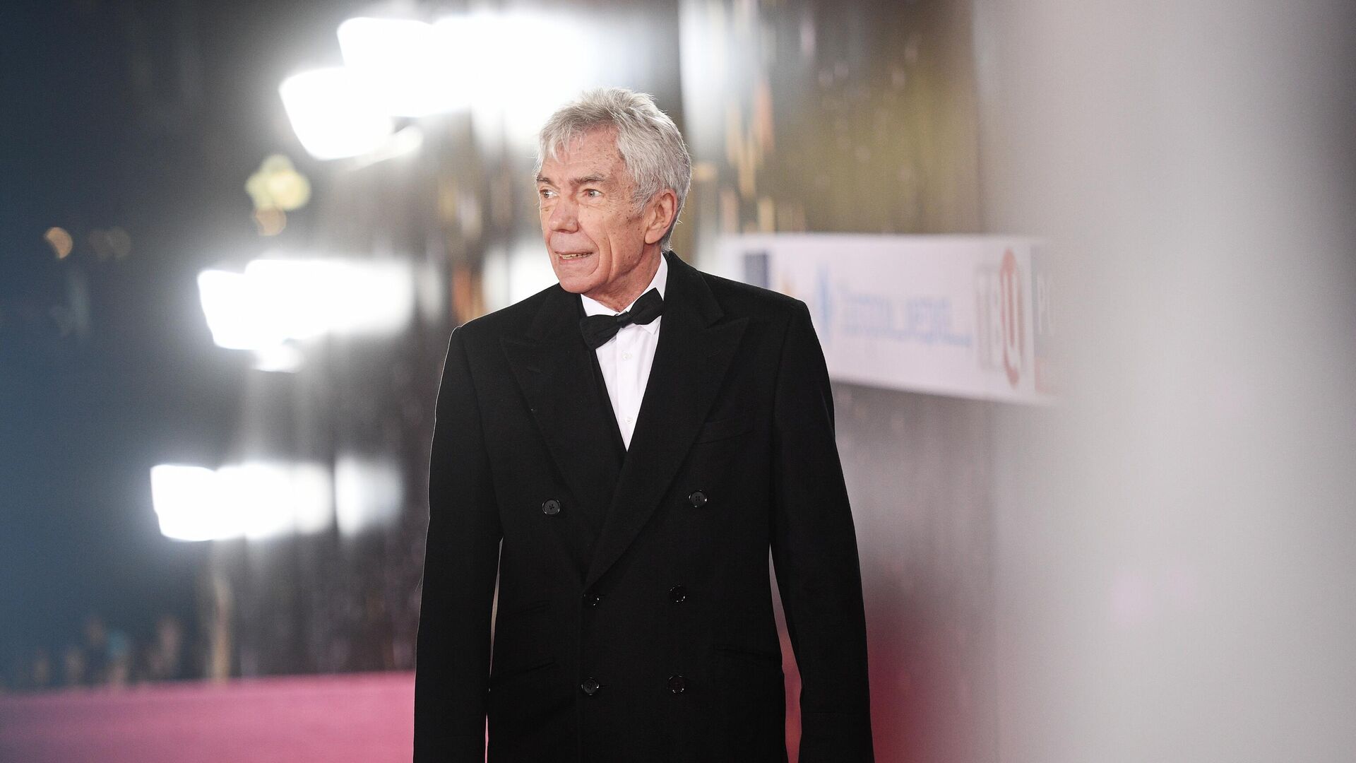 Телеведущий Юрий Николаев