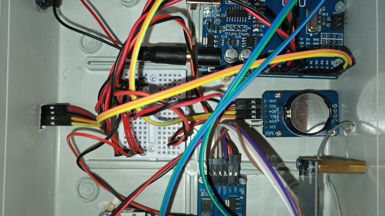 Внутренняя компоновка аппаратной части системы мониторинга дорожного покрытия