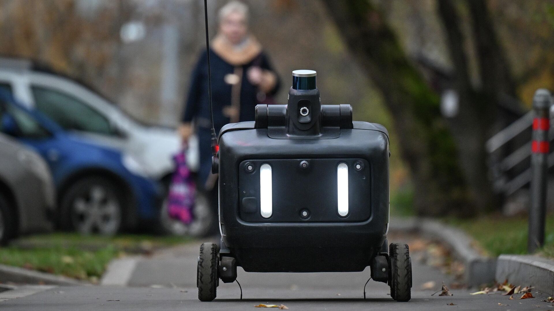 Робот-доставщик