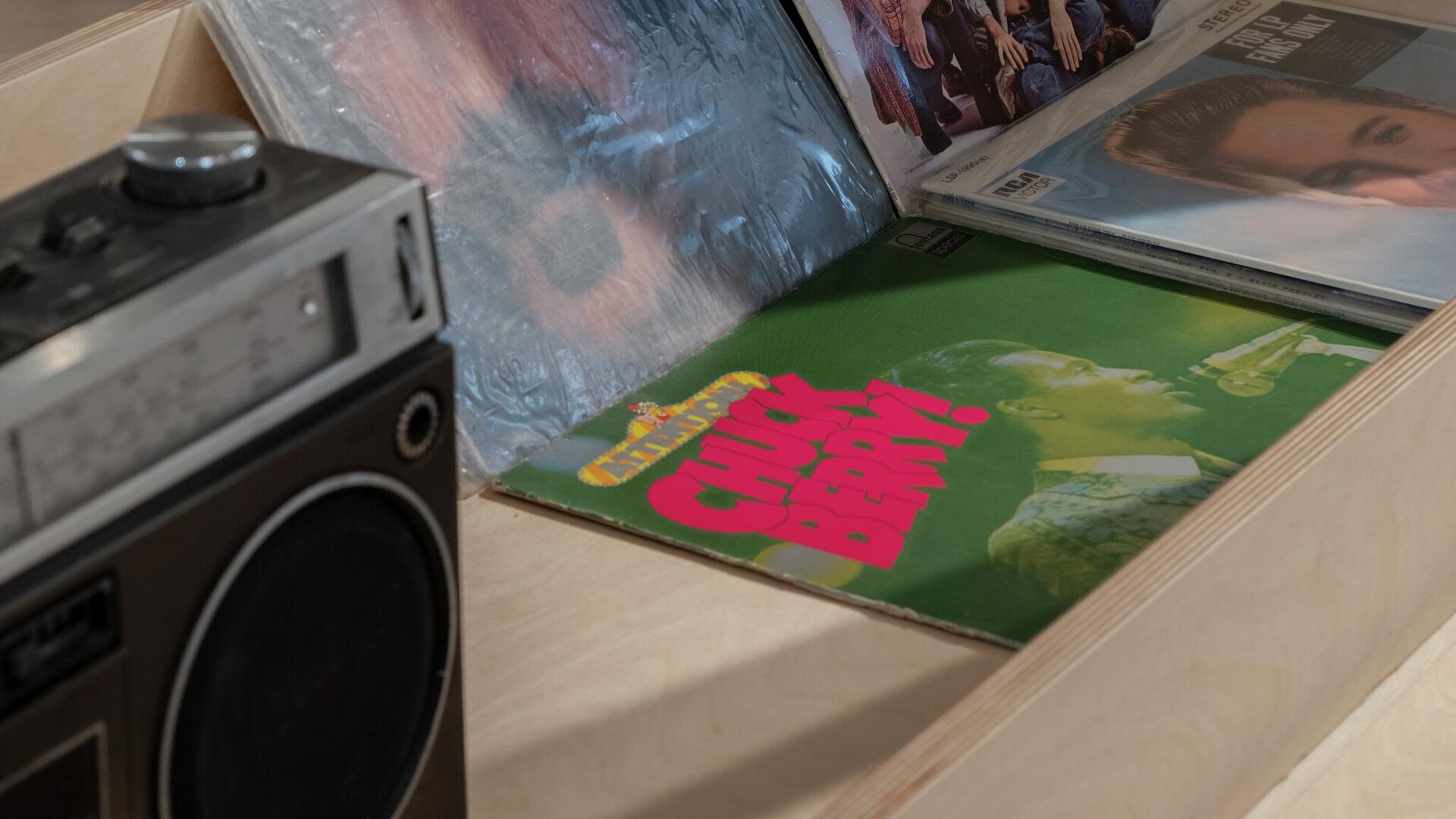 Экспозиция выставки Заграница — это миф?!