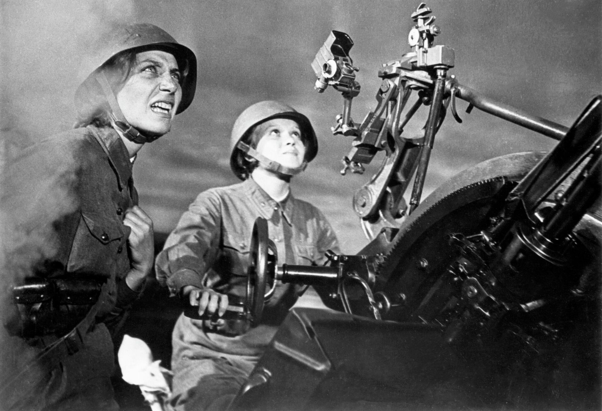 Кадр из фильма ... А зори здесь тихие