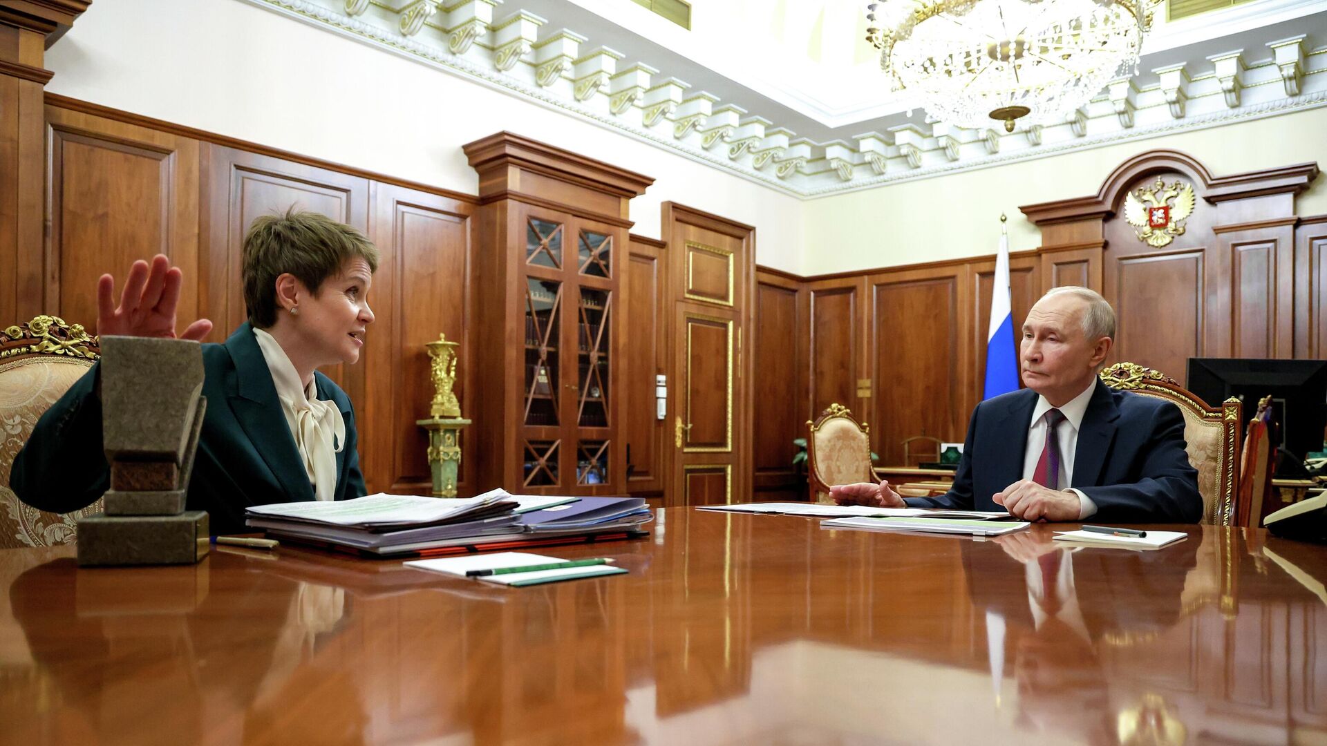 Президент Владимир Путин встретился с руководителем Сириуса Еленой Шмелевой