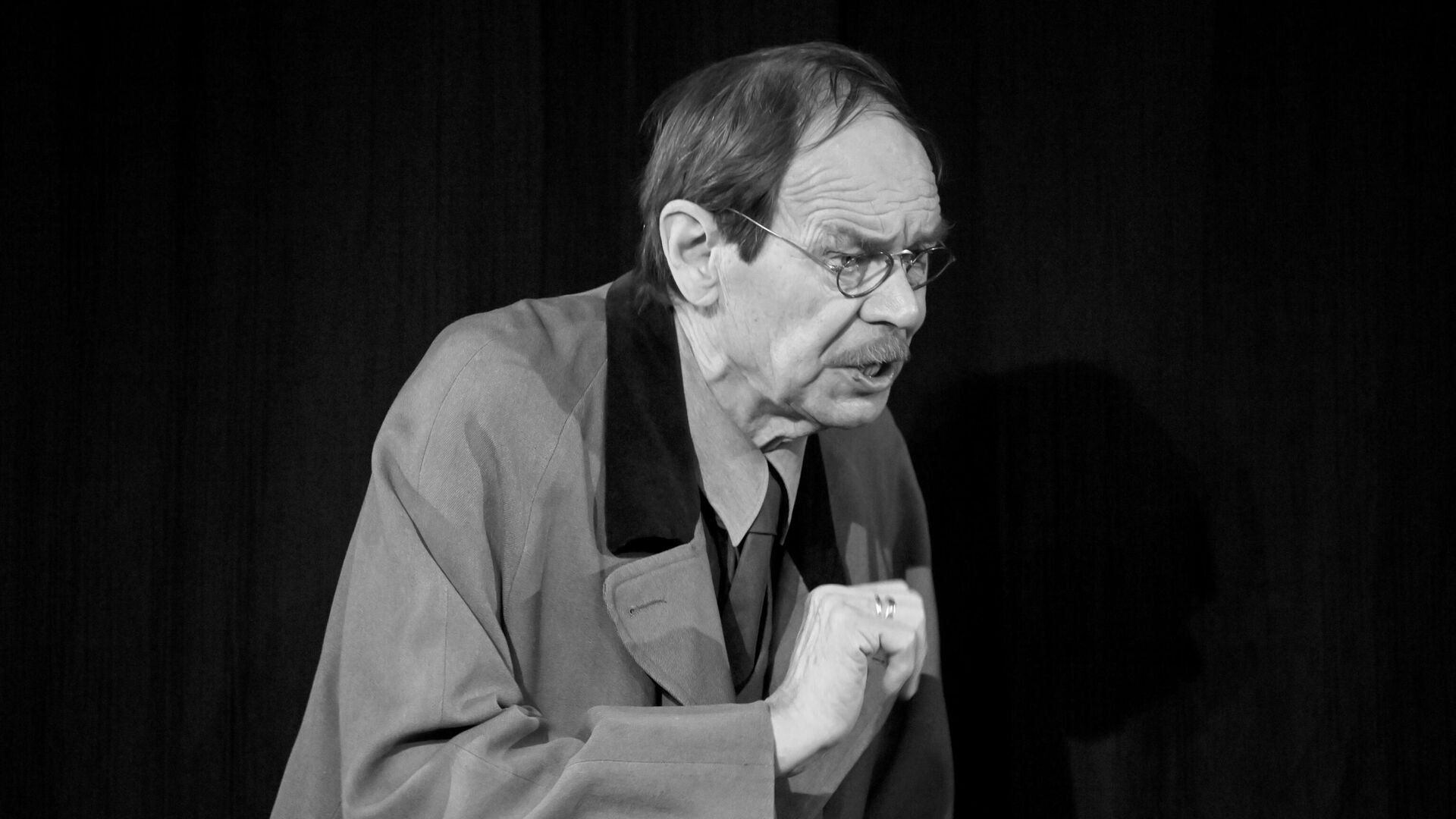 Актер Петр Складчиков