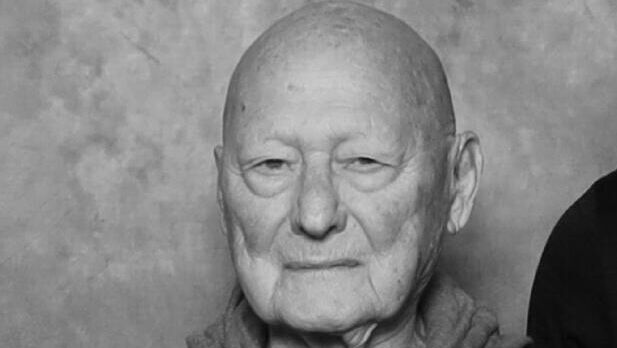 Американский актер Джеймс Толкан