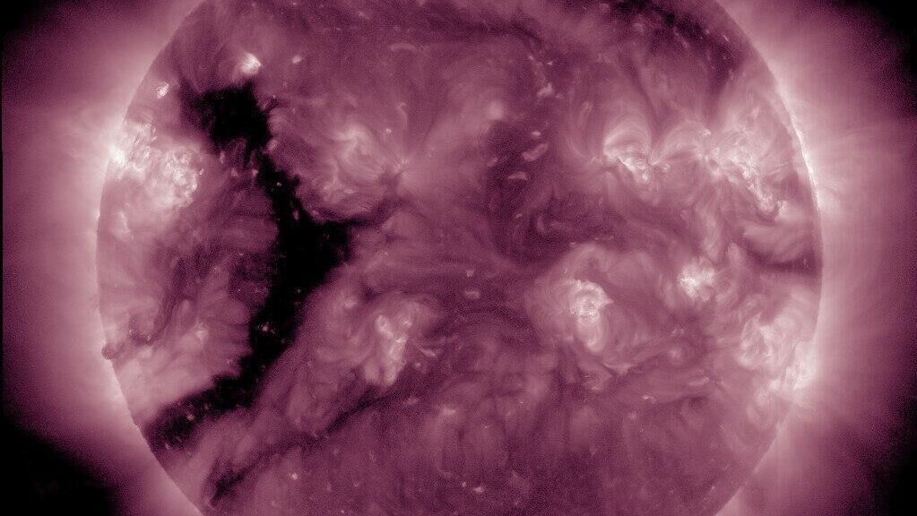 Корональная дыра на Солнце. 10 марта 2026