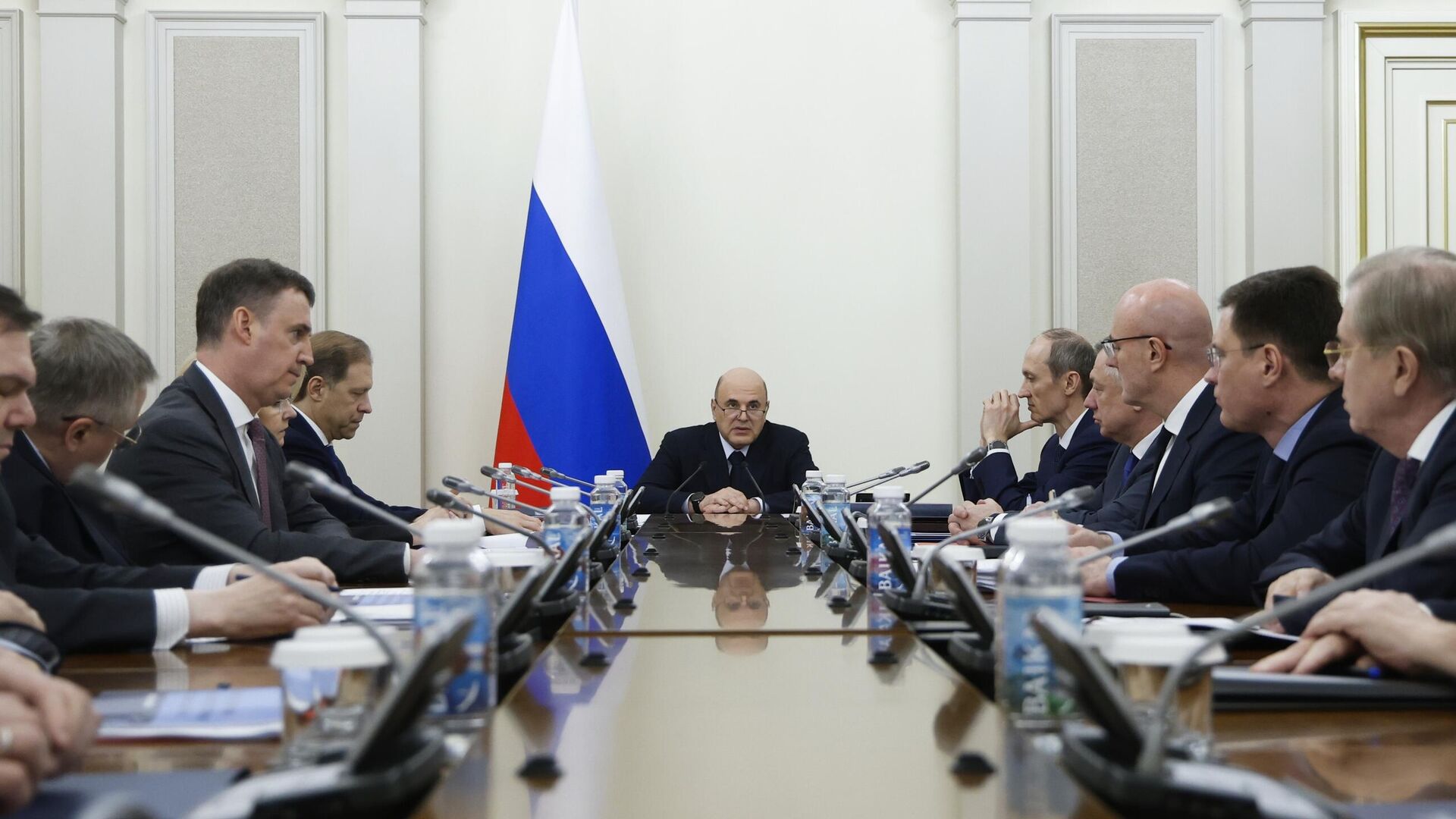 Председатель правительства РФ Михаил Мишустин проводит оперативное совещание с вице-премьерами. 6 апреля 2026