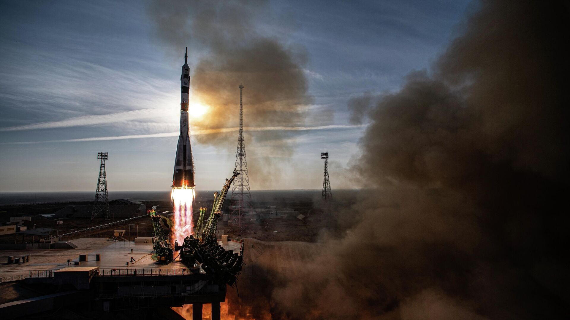 Запуск ракеты-носителя Союз-2.1а с пилотируемым кораблем Союз МС-28 с космодрома Байконур