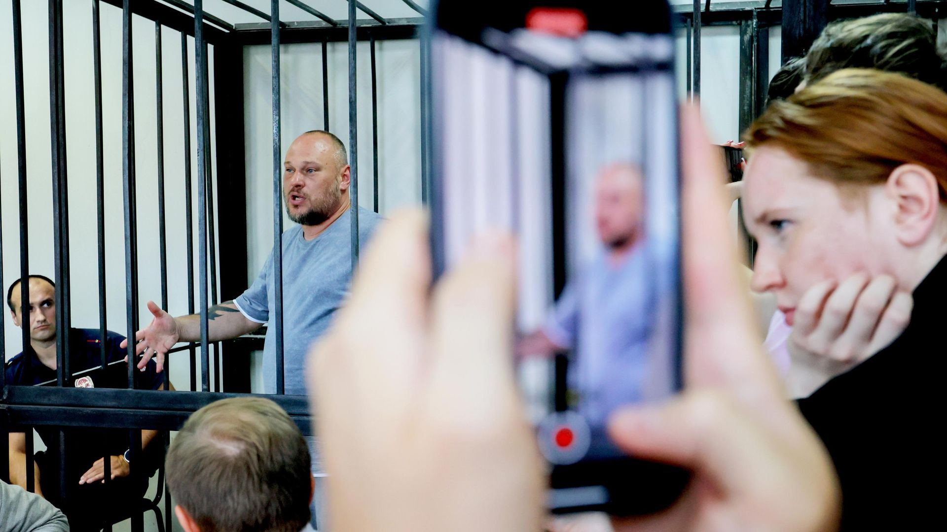 Фигурант по делу об избиении ученого РАН Никиты Зезина, бизнесмен Александр Реверук в Октябрьском районном суде в Екатеринбурге. 30 июля 2026