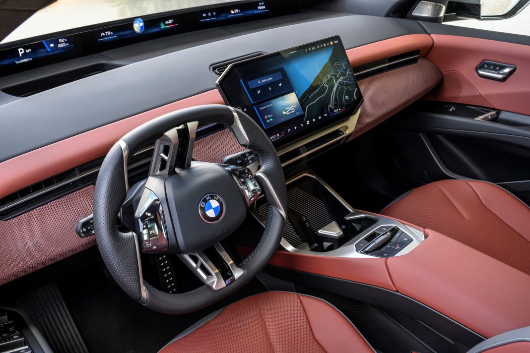 Кнопок не ждите: BMW продолжит развивать сенсорно-голосовую эргономику