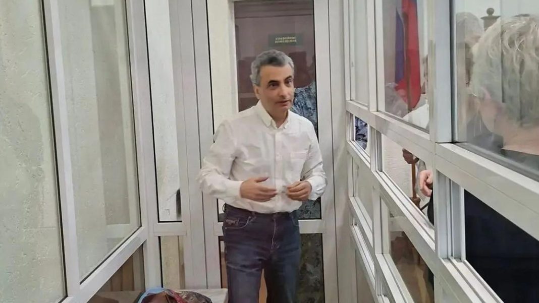 Суд приговорил зампреда «Яблока» Шлосберга* к 11 годам колонии