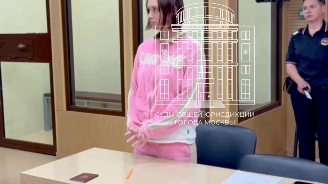 Суд оставил блогера Диану Шурыгину в СИЗО