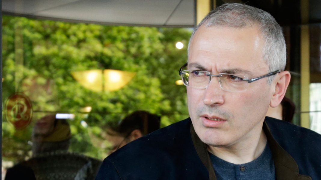 Суд снял арест с лицея-интерната, принадлежащего Ходорковскому*