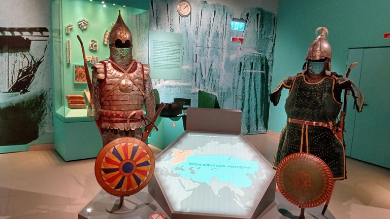 Комплексы вооружения и снаряжения русского и ордынского воинов XIV века