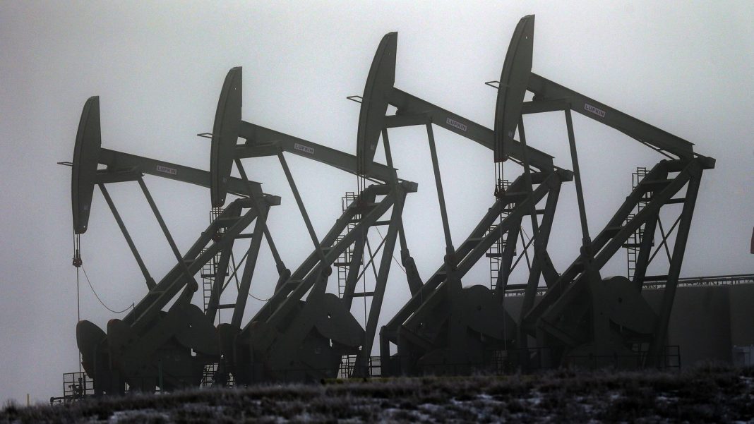 Стратегический резерв нефти в США достиг минимума с октября 1982 года