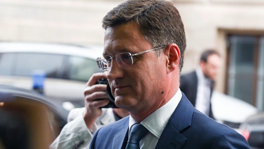 Новак поручил усилить работу по контролю за ценообразованием на топливо