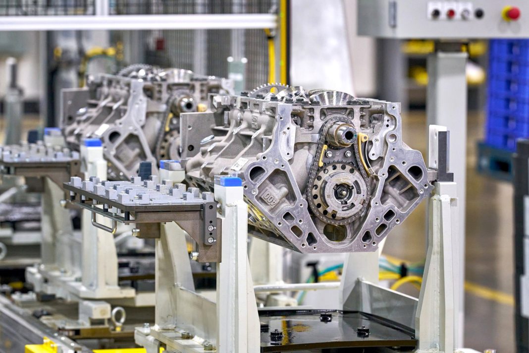 GM обнародовала характеристики двигателей V8 нового поколения для больших пикапов