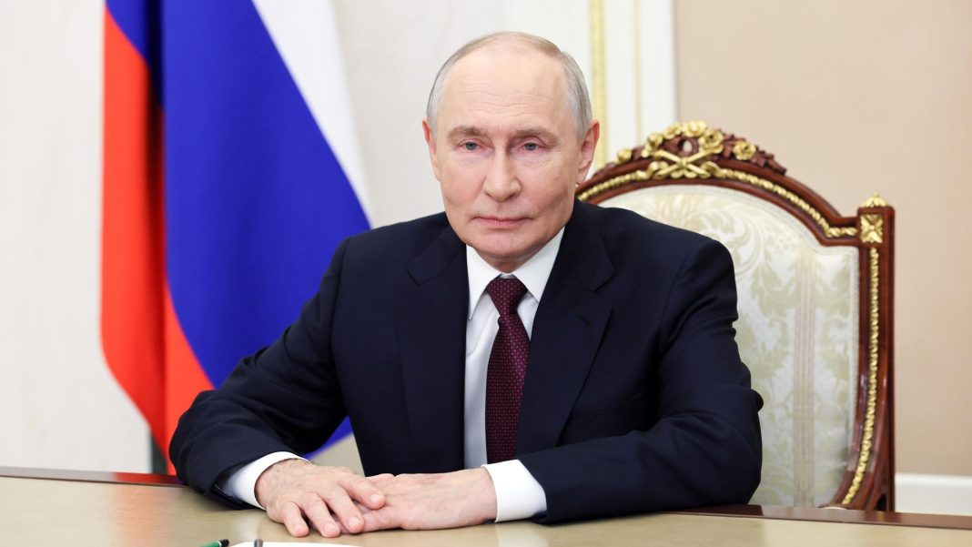 Путин поздравил «Роснефть» с запуском нефтепровода к новому терминалу