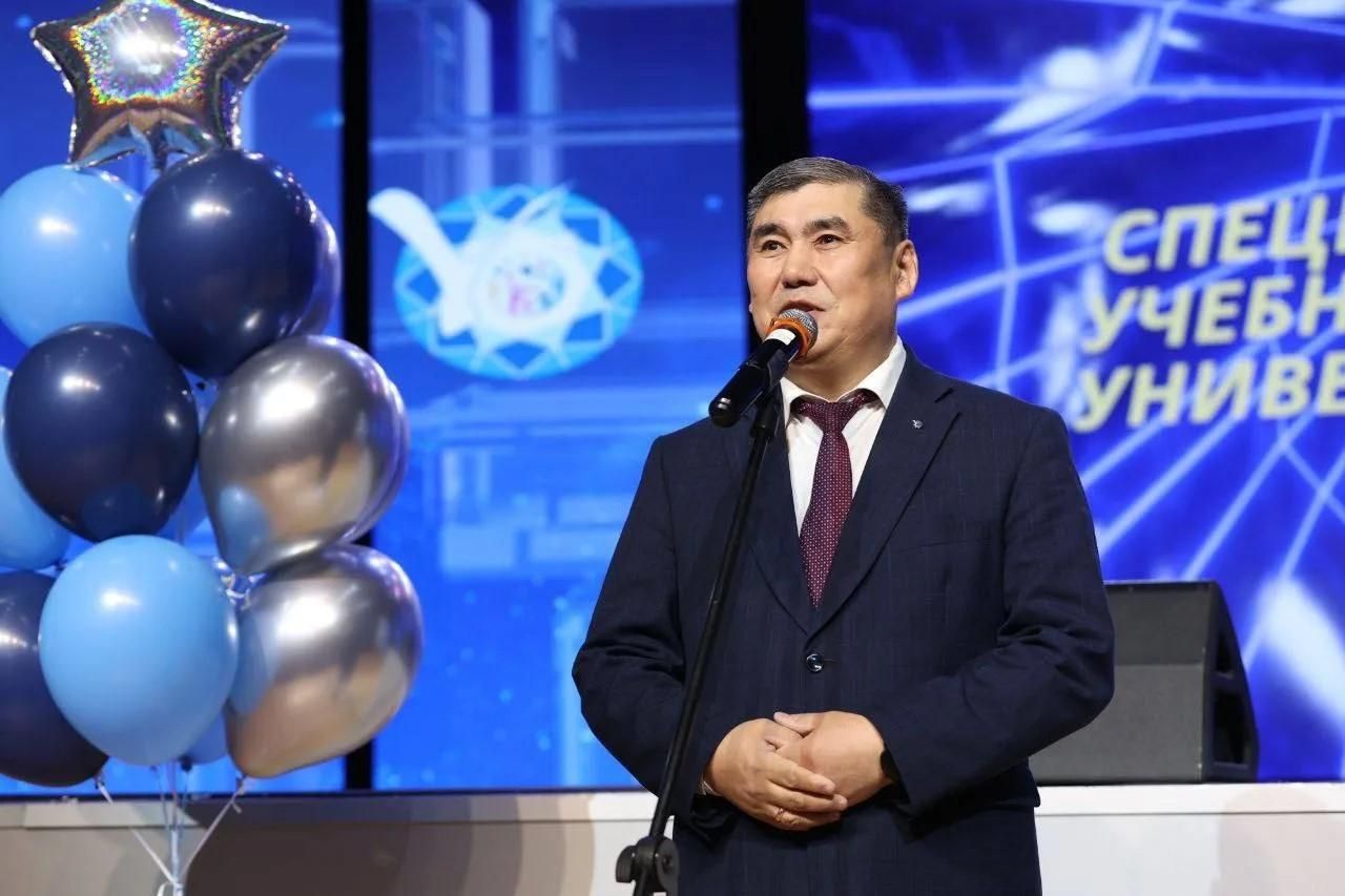 Ректор Северо-Восточного федерального университета имени М. К. Аммосова Анатолий Николаев