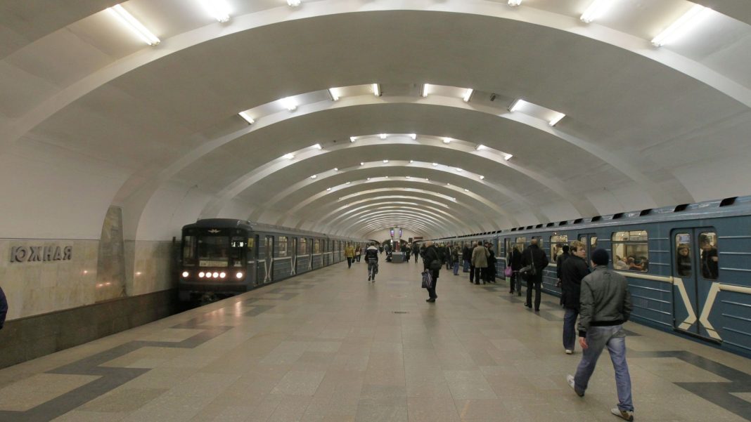 Движение на серой ветке московского метро восстановили
