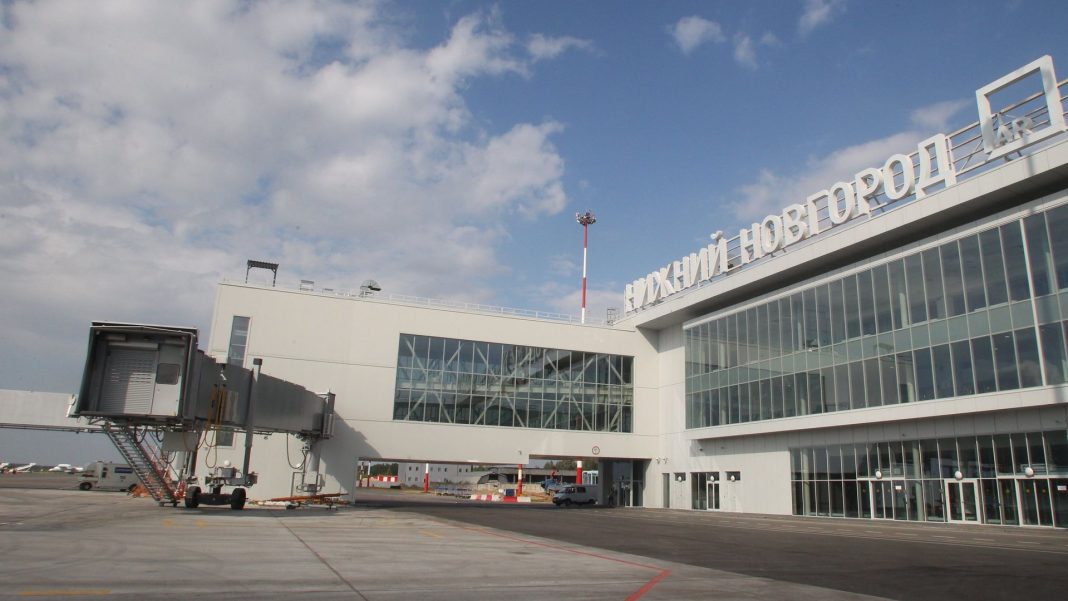 Пассажиров севших в Нижнем Новгороде рейсов доставили в Москву на автобусах