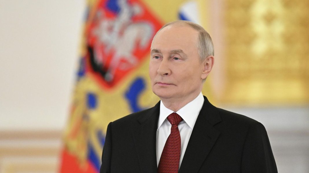 Путин поздравил Кубанский казачий хор с юбилеем